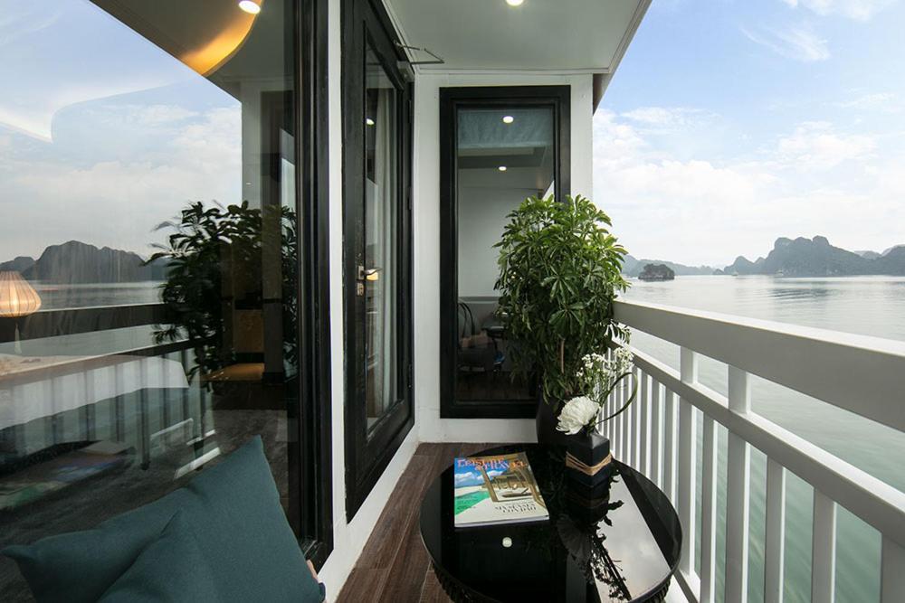 Madeline Cruises Hotel Ha Long Buitenkant foto