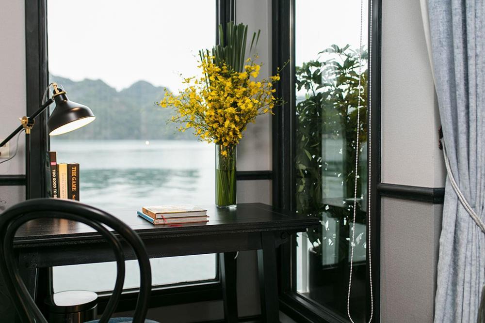 Madeline Cruises Hotel Ha Long Buitenkant foto